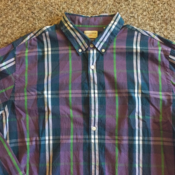 Dockers Plaid Button Down NWOT - Picture 2 of 4